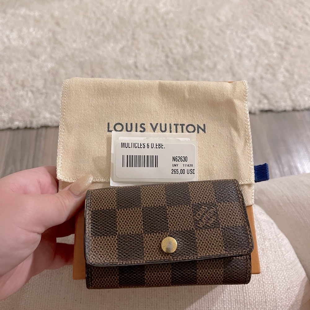 Louis Vuitton 6 Ring Keyholder in Damier Ebene